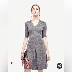 Ann Taylor V-neck Sweater Dress Sz Medium